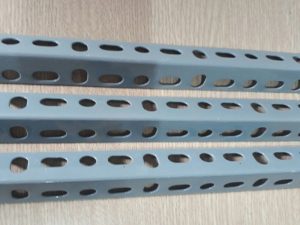 Thép hình V đục lỗ