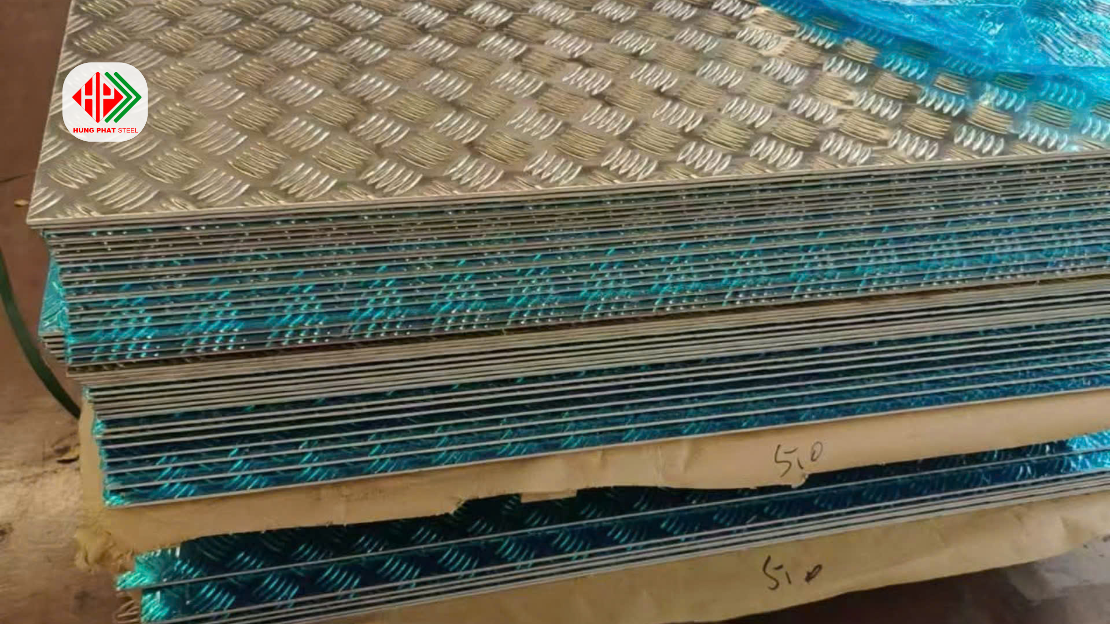 Tấm inox gân hoa văn chống trượt