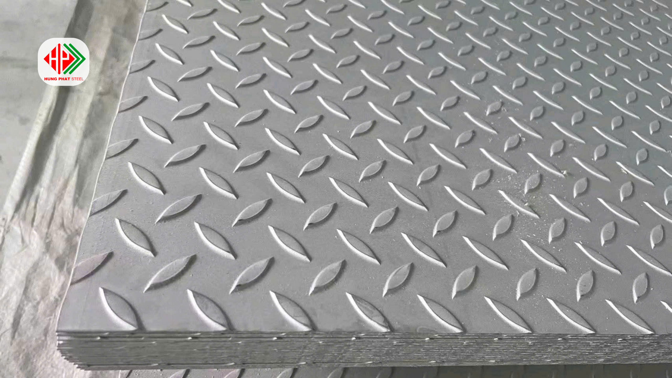 Tấm inox gân hoa văn chống trượt